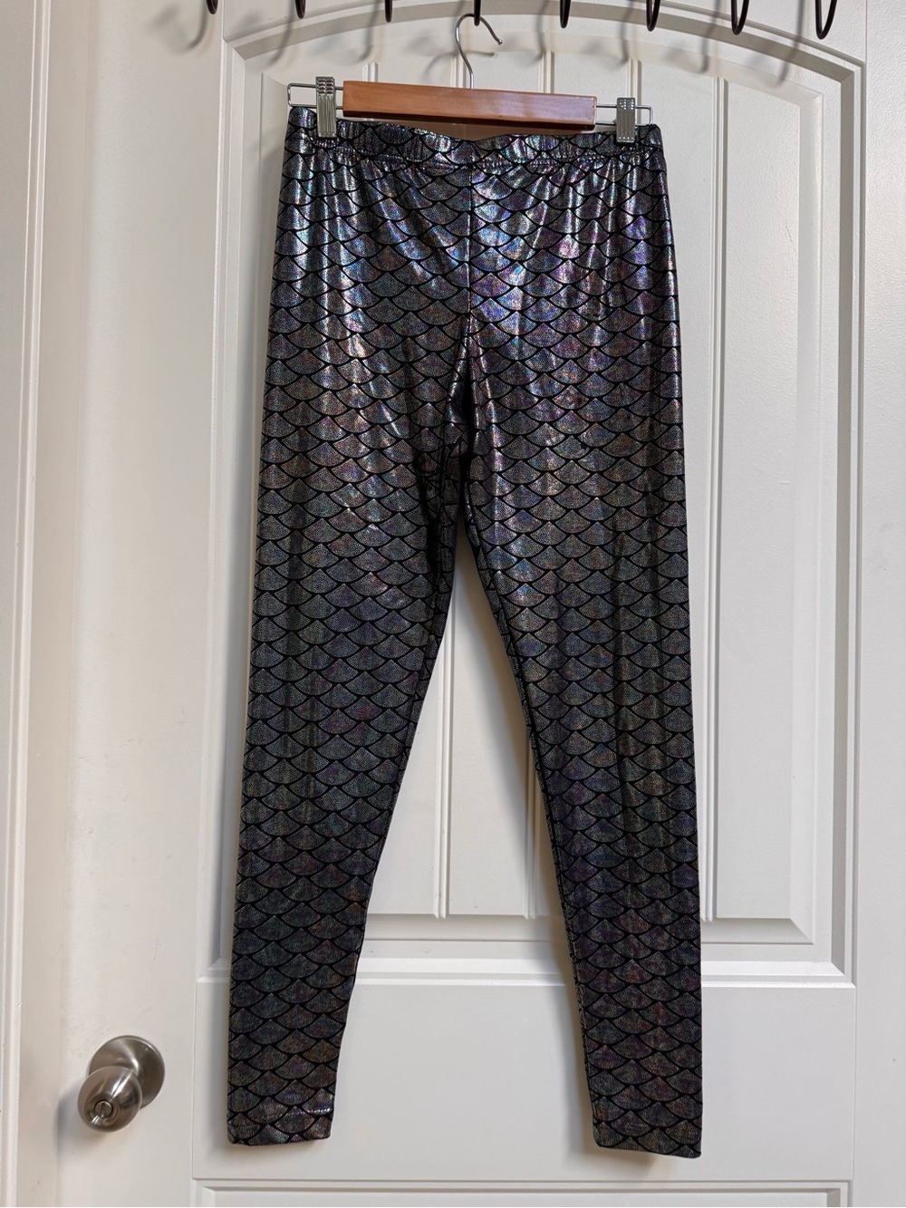 Spirit of Halloween Dark Mermaid Leggings. Size M